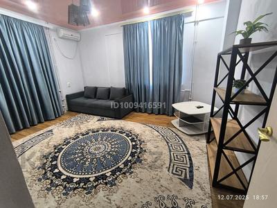 1-комнатная квартира · 50 м² · 5/5 этаж, Скаткова — Бектурганова за 15 000 〒 в 