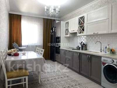 3-комнатная квартира, 85 м², 10/12 этаж помесячно, Сатпаева 90/36 за 500 000 〒 в Алматы, Бостандыкский р-н