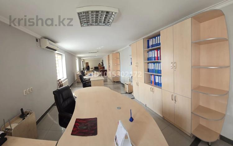 Офисы, магазины и бутики, кабинеты и рабочие места · 82 м² за 400 000 ₸ в Шымкенте, Енбекшинский р-н — фото 5