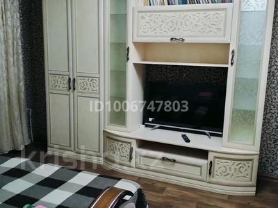 1-комнатная квартира · 35 м² · 4/5 этаж, Майкудук, Майкудук, 12й микрорайон 1 — Горняк за 9 000 〒 в Караганде, Алихана Бокейханова р-н