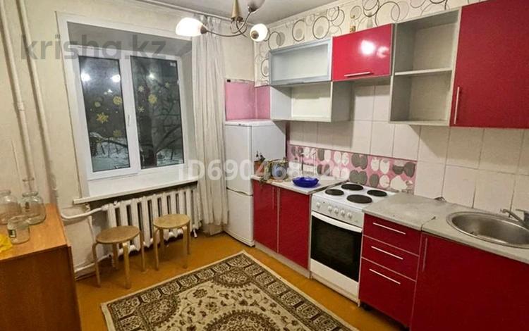 3-комнатная квартира, 64 м², 2/10 этаж помесячно, Комсомольская 1/1