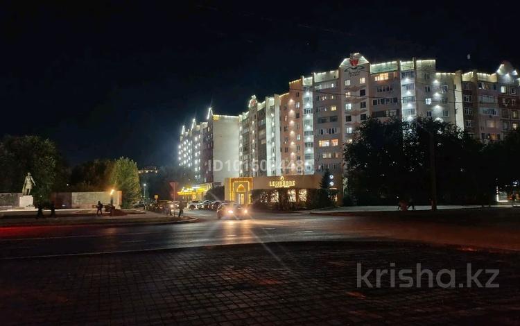 4-комнатная квартира · 92 м² · 7/10 этаж, проспект Алии Молдагуловой 36/1 — перекресток проспект Алии Молдагуловой и улицы Братьев Жубановых за 28.5 млн ₸ в Актобе — фото 2
