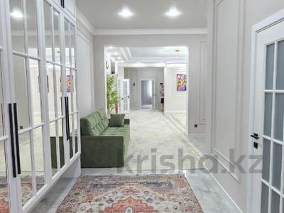 Жеке үй · 4 бөлме · 250 м² · 8 сот., жилой массив Бауырластар, Бауырластар, бағасы: 70 млн ₸ в Актобе