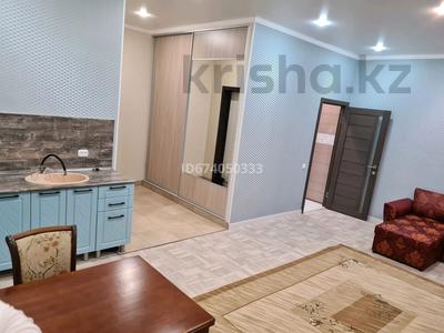 1-комнатная квартира · 40 м² · 1/9 этаж, мкр. Зачаганск пгт, Монкеулы — Апт.Назель, паб Бургер, банкетный зал Арбат, Жекпе-Жек. за 10 000 ₸ в Уральске