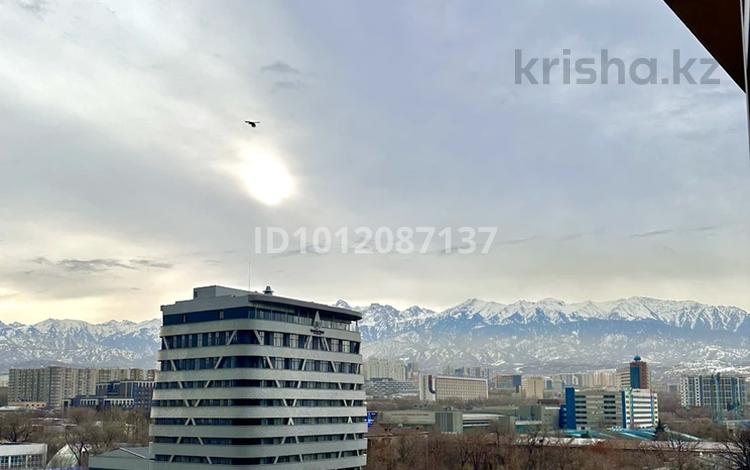 2-комнатная квартира · 58 м² · 10/13 этаж, Ади Шарипова 145 за 80 млн ₸ в Алматы, Алмалинский р-н — фото 2