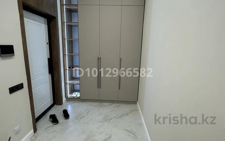 3-бөлмелі пәтер · 115 м² · 4/6 қабат, мкр Ак Шагала, 1 береговая линия 86B, бағасы: 65 млн ₸ в Атырау — фото 2
