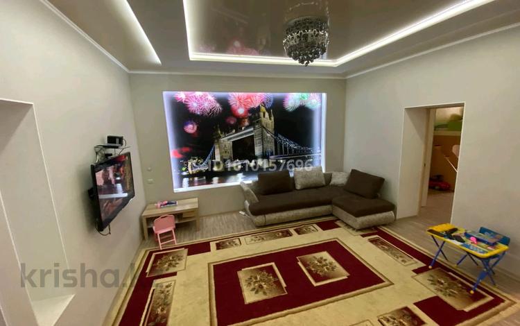 3-бөлмелі пәтер · 104.4 м² · 6/8 қабат, мкр. Алтын орда, Санкибай батыра 28 В корпус 3, бағасы: 40 млн ₸ в Актобе — фото 2