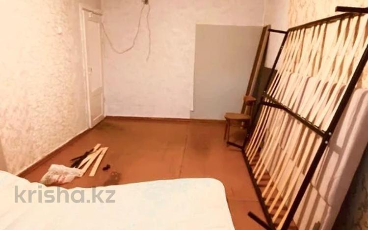 1-комнатная квартира · 31 м² · 1/5 этаж, Майкудук, 15й микрорайон за 5.9 млн ₸ в Караганде, Алихана Бокейханова р-н — фото 2