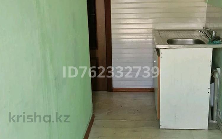 Часть дома · 2 комнаты · 84 м² · 10 сот., мкр Акниет, Сызған 84 — Жеміс-жидек сататын Барыс базардың алдында орналасқан,маршрут 72,64,2 за 85 000 ₸ в Шымкенте, Абайский р-н — фото 2