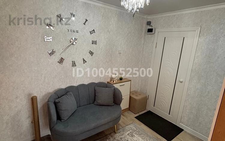 2-комнатная квартира · 55.3 м² · 5/5 этаж, 4 мкр 8 за 8 млн ₸ в Алге — фото 2