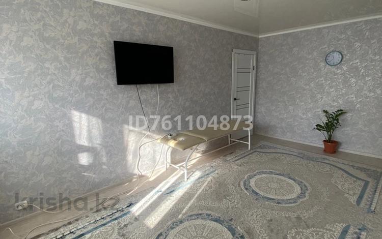 3-комнатная квартира · 56.9 м² · 2/5 этаж, Х. Доспановой 59 — Возле тд Проспект за 17 млн ₸ в Уральске — фото 9