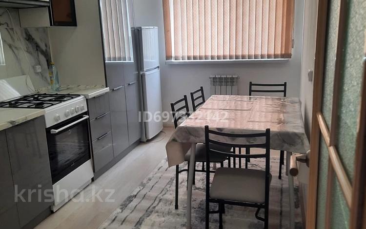 2-бөлмелі пәтер, 65 м² ай сайын, Толеметова 197/5, бағасы: 150 000 〒 в Шымкенте, Каратауский р-н — фото 2