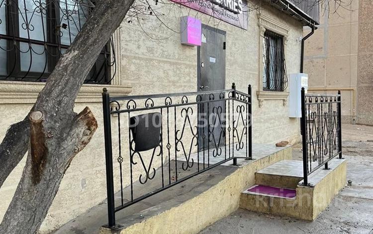 Еркін, кеңселер, дүкендер мен бутиктер, қоймалар, сұлулық салондары, медорталықтар мен дәріханалар, білім орталықтары, ойын-сауық, конференц-залдар, кабинеттер және жұмыс орындары, студиялар · 59 м², бағасы: 300 000 ₸ в Актау, 27-й мкр — фото 2