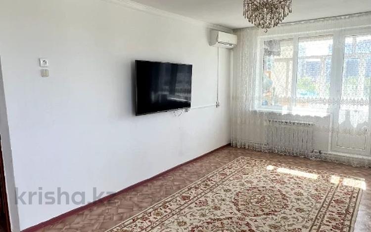 3-бөлмелі пәтер, 62 м², 5/5 қабат, мкр 5, Абулхаир хана, бағасы: 17 млн 〒 в Актобе, мкр 5 — фото 2