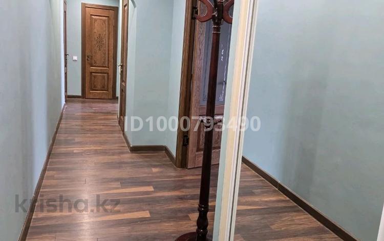 3-комнатная квартира · 70 м² · 12/12 этаж, мкр Самал-2 89 за 75 млн 〒 в Алматы, Медеуский р-н — фото 2