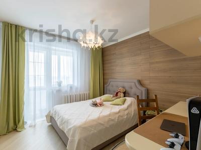 4-комнатная квартира, 128 м², 12/12 этаж, Кабанбай батыра за 57 млн 〒 в Астане, Есильский р-н