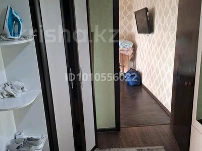 4-комнатная квартира · 60 м² · 3/5 этаж, Пришахтинск, Пришахтинск, 21й микрорайон 5 — Супермаркет верный, цон за 150 000 〒 в Караганде, Алихана Бокейханова р-н