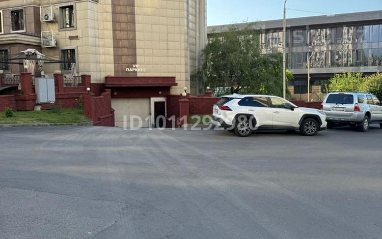 Паркинг · 34 м² · Аскарова Асанбая 21/14 — ЖК находится выше Президентского парка за 15 млн ₸ в Алматы, Наурызбайский р-н — фото 2