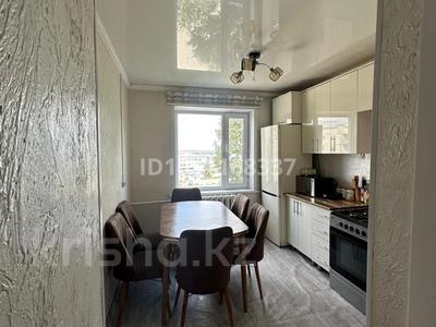 3-бөлмелі пәтер · 60 м² · 5/5 қабат, Актамберди 80 — Возле школы гимназии, бағасы: 17 млн ₸ в 