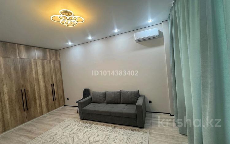 1-комнатная квартира · 40 м² · 4/15 этаж, Кошкарбаева 13 за 250 000 ₸ в Астане, Алматы р-н — фото 2