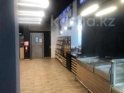 Еркін, кеңселер, дүкендер мен бутиктер, қоймалар, қоғамдық тамақтану орны, сұлулық салондары, медорталықтар мен дәріханалар, білім орталықтары, ойын-сауық · 843 м², бағасы: 380 млн ₸ в Атырау, мкр Ак Шагала