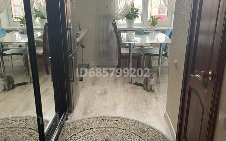 2-комнатная квартира · 53 м² · 3/3 этаж, Старый город, Район Акация — Пересечение улиц Валиханова и Шернияза за 13 млн ₸ в Актобе — фото 2