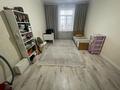 2-комнатная квартира · 53 м² · 3/3 этаж, Старый город, Район Акация — Пересечение улиц Валиханова и Шернияза за 13 млн ₸ в Актобе — фото 4