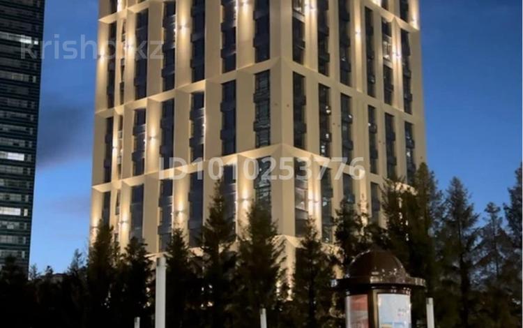 4-комнатная квартира · 225 м² · 8/18 этаж, Динмухамеда Кунаева 8а за 300 млн ₸ в Астане, Есильский р-н — фото 2
