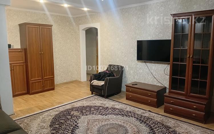 3-комнатная квартира · 72 м² · 3/9 этаж, Дулатова — Магазин Хрусталь. ТД Керуен,Алатау за 200 000 ₸ в Семее — фото 2