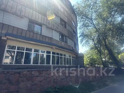 Еркін, кеңселер, дүкендер мен бутиктер, қоғамдық тамақтану орны, сұлулық салондары, монша, қонақ үй және демалыс орындары, медорталықтар мен дәріханалар, білім орталықтары, ойын-сауық · 169 м², бағасы: 175 млн ₸ в Алматы, Ауэзовский р-н