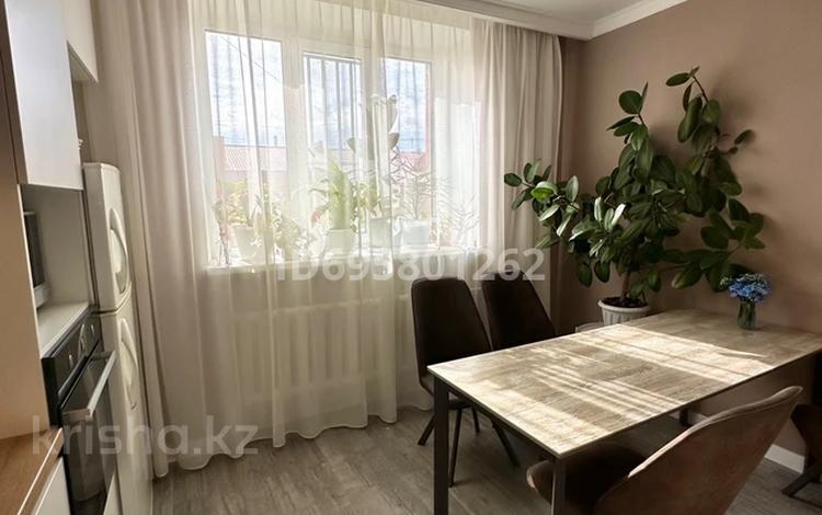 4-комнатная квартира, 170 м², 5/5 этаж, мустафина 7/1