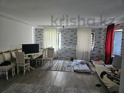 Отдельный дом · 3 комнаты · 120 м², Макашева 22 — Бисебаева за 210 000 〒 в Каскелене