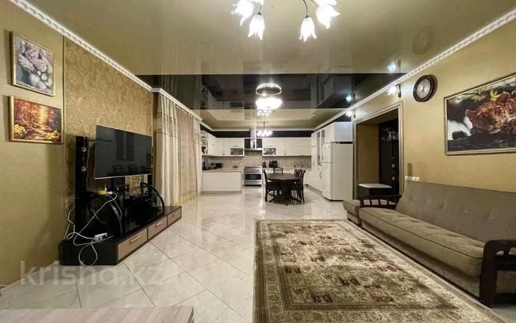 Отдельный дом · 7 комнат · 560 м² · 20 сот., Назира Турекулова 76 за 135 млн ₸ в Караганде, Казыбек би р-н — фото 2