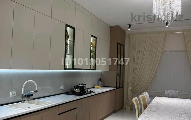 Отдельный дом · 6 комнат · 336.96 м² · 10 сот., мкр Томарлы-2, Кенже Бектемирова за 75 млн ₸ в Атырау — фото 2