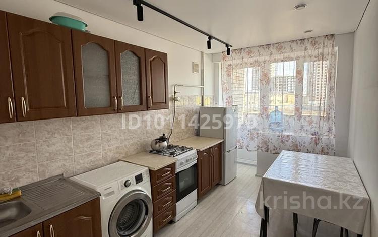 1-комнатная квартира · 40 м² · 3/9 этаж, мкр Нурсая, Таумуш Жумагалиев 14а — Рядом возле базара Сарайшық за 125 000 ₸ в Атырау — фото 2