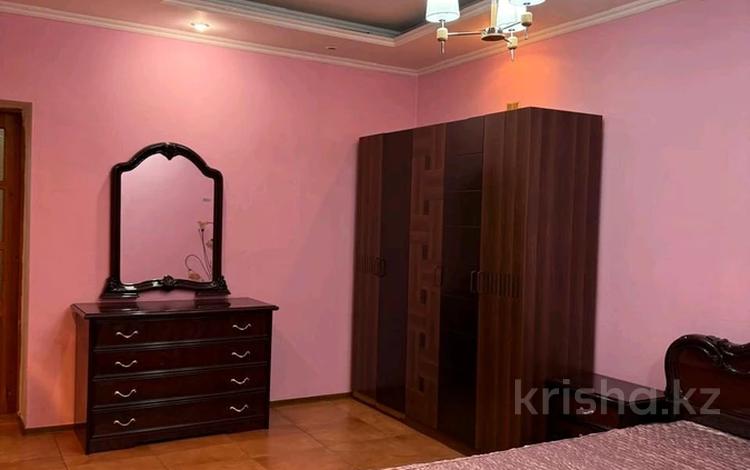 2-бөлмелі пәтер · 70 м² · 1/1 қабат, Гагарина 50, бағасы: 200 000 ₸ в Семее — фото 2