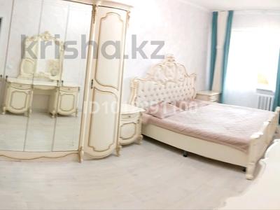 2-комнатная квартира · 70 м² · 6/9 этаж, Майкудук, Майкудук, мкр Голубые пруды — 77 школы им Бауыржан Момышұлы за 200 000 ₸ в Караганде, Алихана Бокейханова р-н
