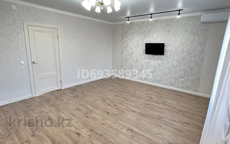 2-бөлмелі пәтер · 61.4 м² · 3/5 қабат, мкр Кадыра Мырза-Али 7, бағасы: 29.5 млн ₸ в Уральске — фото 3
