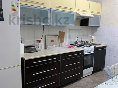 2-комнатная квартира, 54 м², 5/5 этаж помесячно, мкр Тастак-2 7 — Тылендиева Райымбека за 240 000 〒 в Алматы, Алмалинский р-н