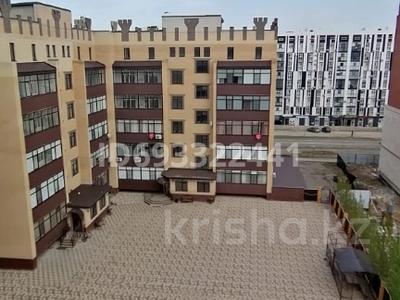 4-бөлмелі пәтер · 277 м² · 5/5 қабат, мкр. Алтын орда, Батыс 2 мкрн 50б, бағасы: ~ 55.4 млн ₸ в Актобе