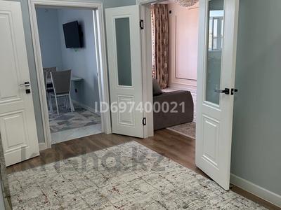 3-бөлмелі пәтер, 84 м², 1/5 қабат ай сайын, Тауелсыздык 14, бағасы: 350 000 〒 в 