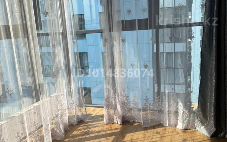 3-бөлмелі пәтер · 80 м² · 13/19 қабат, Абая — Абая Тургут Озала, бағасы: 70 млн ₸ в Алматы — фото 2