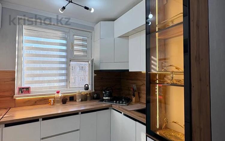 3-комнатная квартира · 70 м² · 4/5 этаж, 13-й мкр 3а за 23.5 млн ₸ в Актау — фото 2