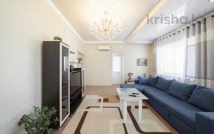 2-комнатная квартира, 75 м², 5/10 этаж посуточно, Сыдыкова 131 за 21 000 〒 в Бишкеке — фото 2