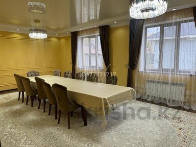 Отдельный дом · 7 комнат · 300 м² · 5 сот., Суюнбая за 75 млн 〒 в Каскелене