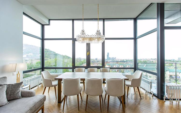 4-комнатная квартира · 160 м² · 5/7 этаж, Жамакаева 254/2 за 215 млн 〒 в Алматы, Медеуский р-н — фото 2