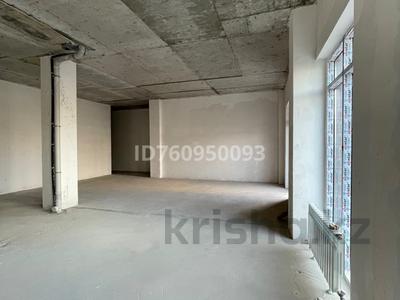 Свободное назначение, офисы, медцентры и аптеки, образование, развлечения, конференц-залы, кабинеты и рабочие места, студии · 65 м² за 325 000 〒 в Шымкенте, Аль-Фарабийский р-н