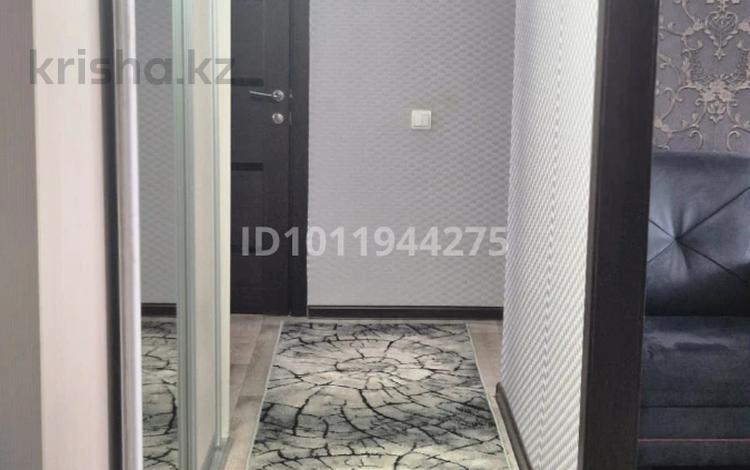 3-бөлмелі пәтер · 65.4 м² · 9/9 қабат, Строитель ш/а. 19, бағасы: 18.5 млн ₸ в Уральске, мкр Строитель — фото 9