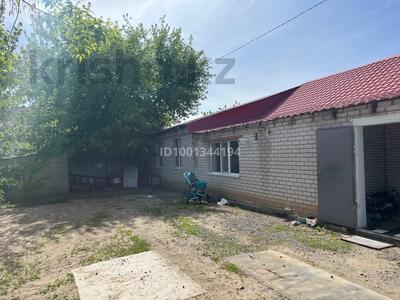 Продажа домов и дачи в Актюбинской обл.: Отдельный дом · 4 комнаты · 129 м² · 4 сот., Павлова за 23 млн 〒 Отдельный дом · 4 комнаты · 129 м² · 4 сот., Павлова за 23 млн 〒 в Актобе, мкр Москва