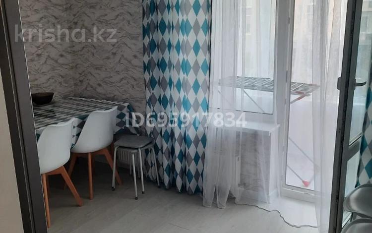 1-комнатная квартира · 43 м² · 2/5 этаж, Фариза Онгарсынова 8 за 220 000 ₸ в Астане, Есильский р-н — фото 2